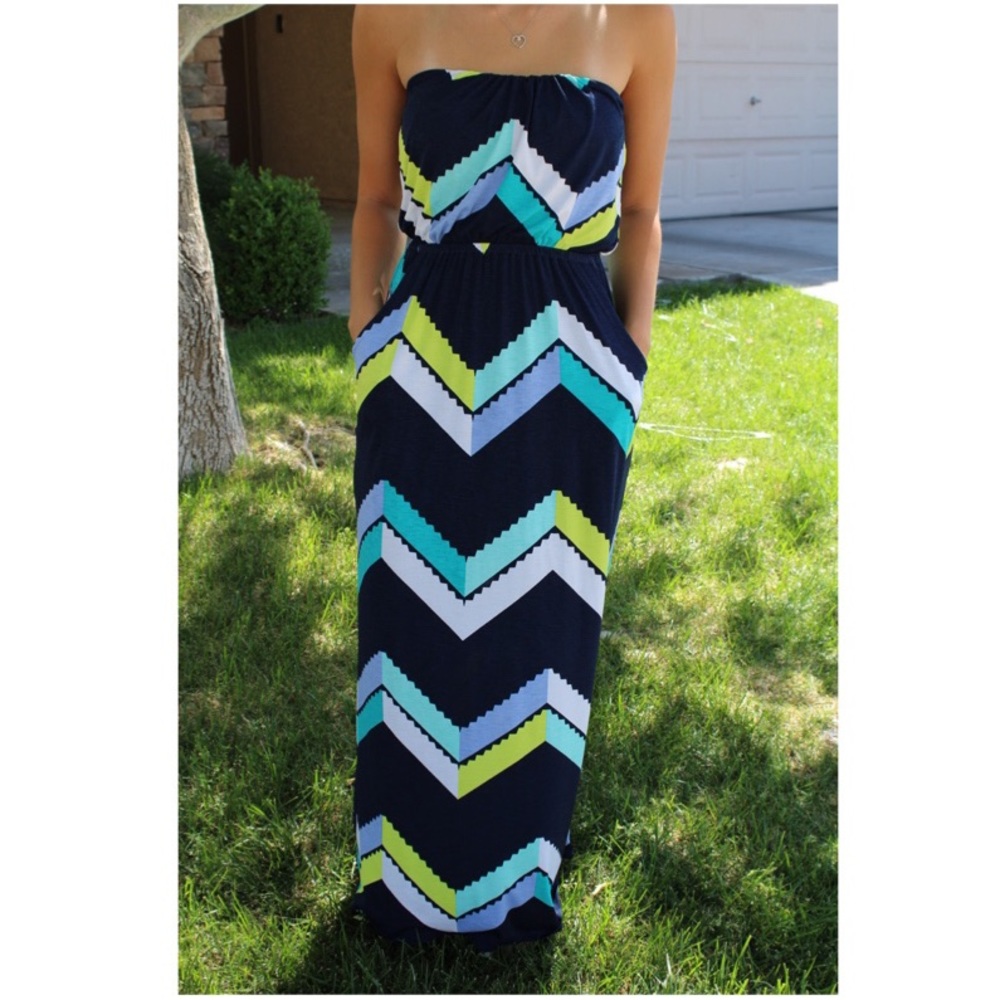 Sleeveless dress